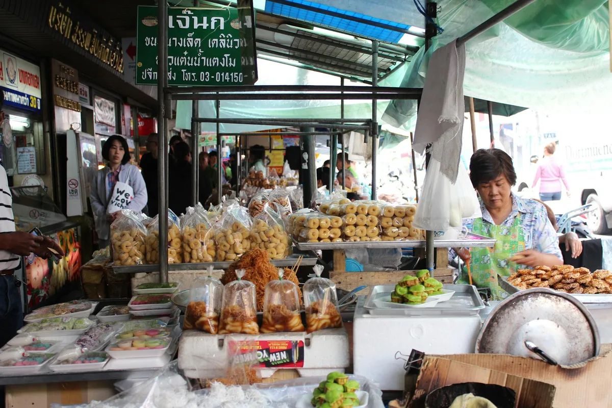 ตลาดค้าส่งในกรุงเทพฯ กับร้านค้าและสินค้าหลากหลาย